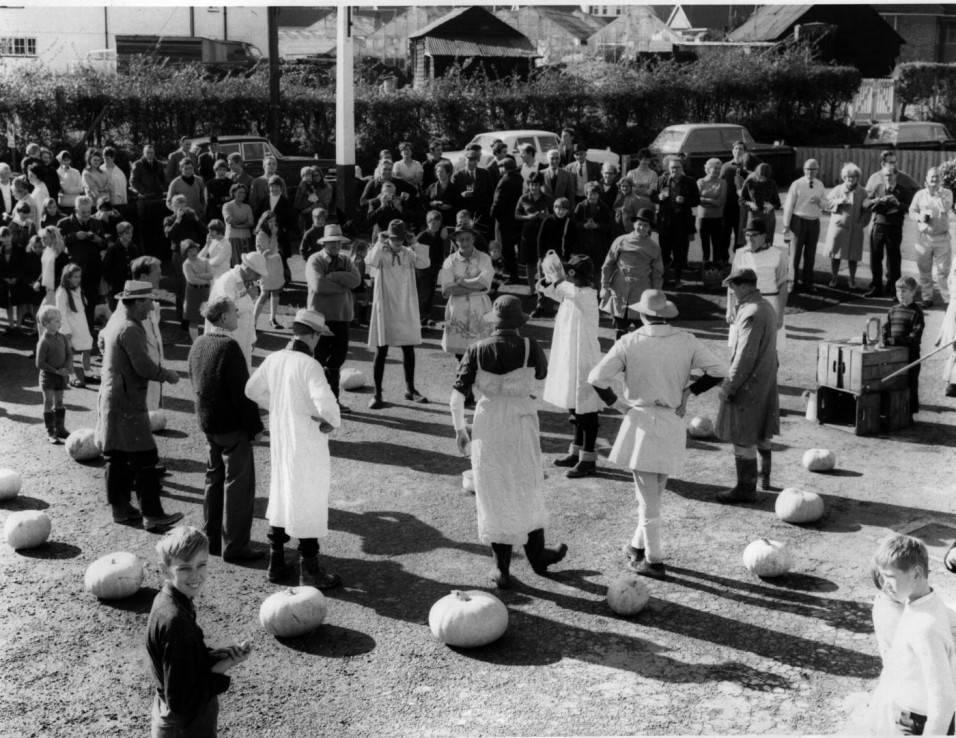 1967 The Pumpkin Club dwyle flonking in he Fox car park.